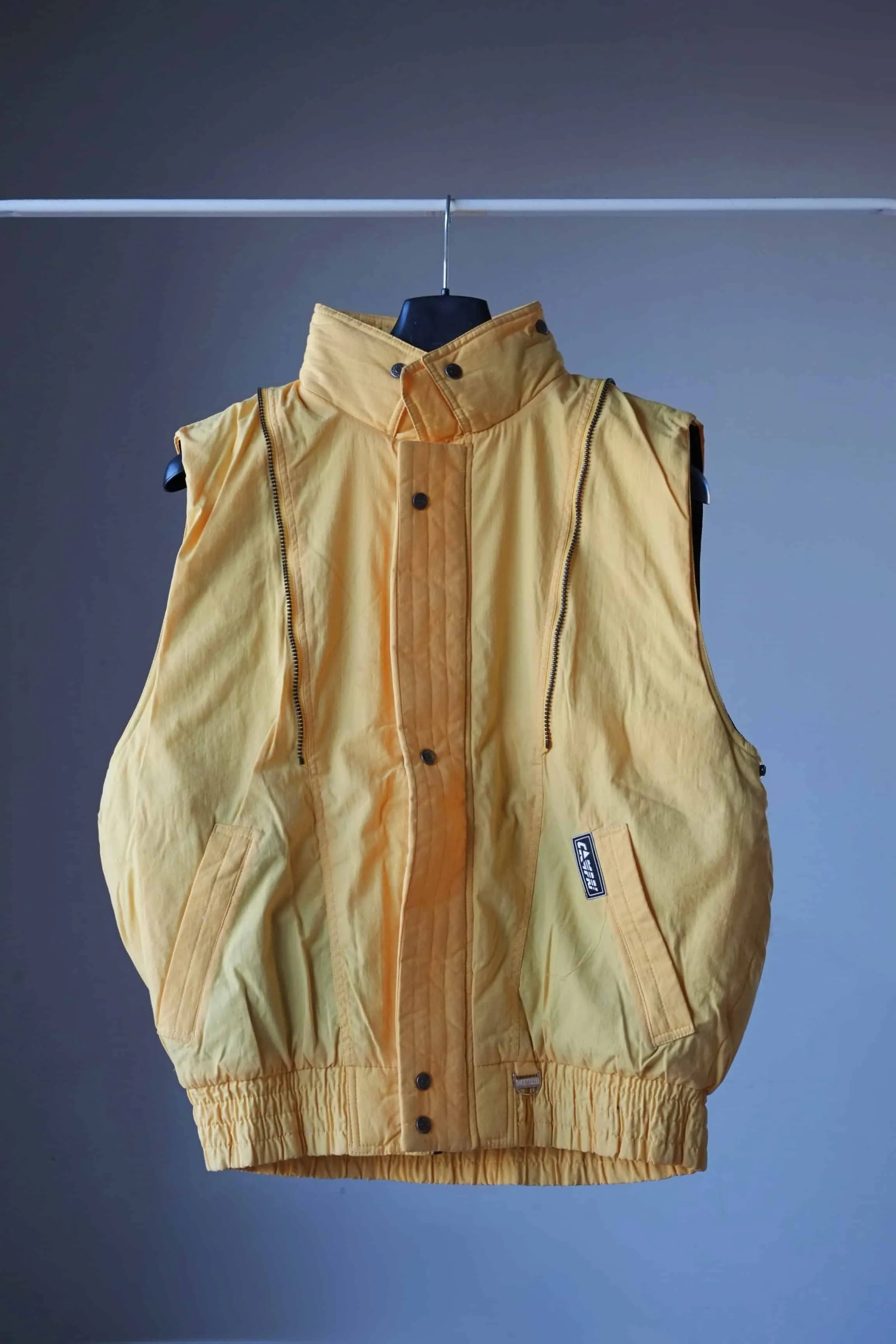 CAMPRI 90s Verbier Ski Jacket w/ Removable Sleeves